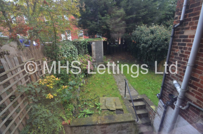 Thumbnail photo of 7 Bedroom Mid Terraced House in 9 Ash Grove, Leeds, LS6 1AX