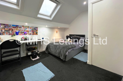 Thumbnail photo of 7 Bedroom Mid Terraced House in 16 Chestnut Avenue, Leeds, LS6 1BA