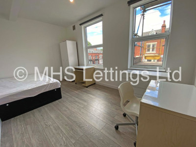 Thumbnail photo of 6 Bedroom Mid Terraced House in 18 Cliff Mount, Leeds, LS6 2HP