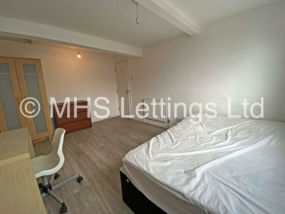 Thumbnail photo of 6 Bedroom Mid Terraced House in 18 Cliff Mount, Leeds, LS6 2HP