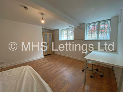 Thumbnail photo of 6 Bedroom Mid Terraced House in 18 Cliff Mount, Leeds, LS6 2HP