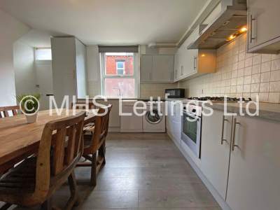 Thumbnail photo of 6 Bedroom Mid Terraced House in 18 Cliff Mount, Leeds, LS6 2HP