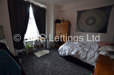 Thumbnail photo of 8 Bedroom Mid Terraced House in 13 Brudenell Avenue, Leeds, LS6 1HD