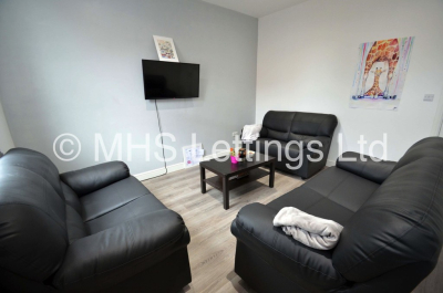 Thumbnail photo of 4 Bedroom Mid Terraced House in 18 School View, Leeds, LS6 1EN