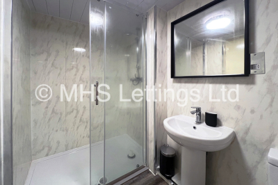 Thumbnail photo of 2 Bedroom Flat in 1 Brookfield Place, Leeds, LS6 4EH