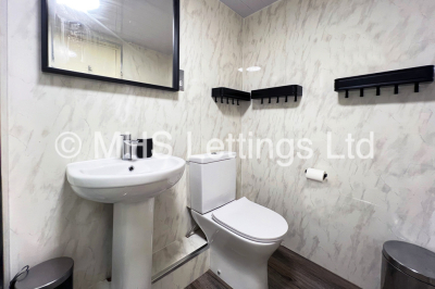 Thumbnail photo of 2 Bedroom Flat in 1 Brookfield Place, Leeds, LS6 4EH