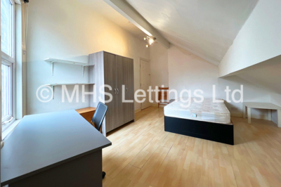 Thumbnail photo of 6 Bedroom End Terraced House in 19 Raven Road, Leeds, LS6 1DA