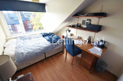 Thumbnail photo of 8 Bedroom Mid Terraced House in 28 Ebberston Terrace, Leeds, LS6 1AU