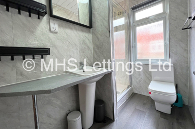 Thumbnail photo of 8 Bedroom Mid Terraced House in 43 Manor Drive, Leeds, LS6 1DD