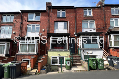 Thumbnail photo of 8 Bedroom Mid Terraced House in 44 Manor Drive, Leeds, LS6 1DD