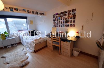 Thumbnail photo of 8 Bedroom Mid Terraced House in 52 Manor Drive, Leeds, LS6 1DD