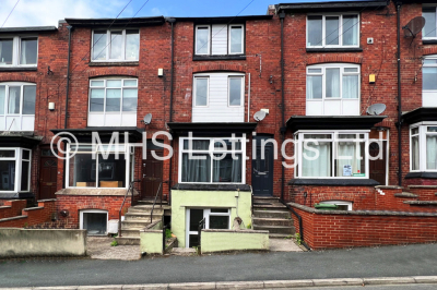 Thumbnail photo of 8 Bedroom Mid Terraced House in 52 Manor Drive, Leeds, LS6 1DD