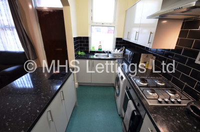 Thumbnail photo of 2 Bedroom Mid Terraced House in 33 Harold View, Leeds, LS6 1PP