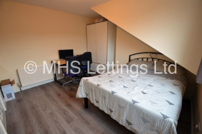 Thumbnail photo of 2 Bedroom Mid Terraced House in 33 Harold View, Leeds, LS6 1PP