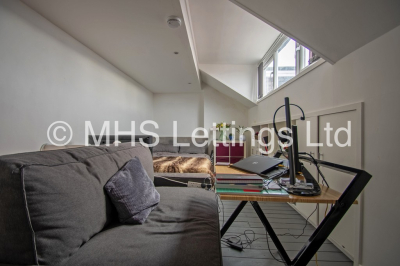 Thumbnail photo of 2 Bedroom Mid Terraced House in 36 Harold Grove, Leeds, LS6 1PH