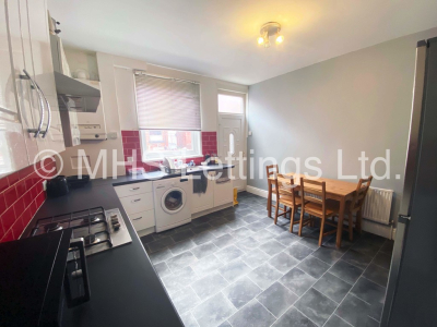 Thumbnail photo of 4 Bedroom Mid Terraced House in 47 Thornville Road, Leeds, LS6 1JY