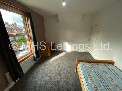 Thumbnail photo of 6 Bedroom Mid Terraced House in 15 Brudenell View, Leeds, LS6 1HG
