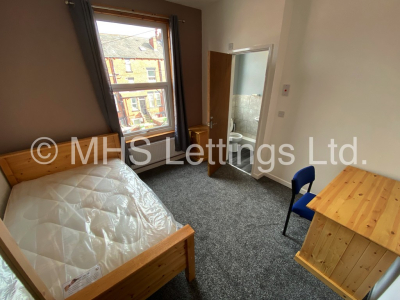 Thumbnail photo of 6 Bedroom Mid Terraced House in 15 Brudenell View, Leeds, LS6 1HG