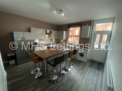 Thumbnail photo of 6 Bedroom Mid Terraced House in 15 Brudenell View, Leeds, LS6 1HG