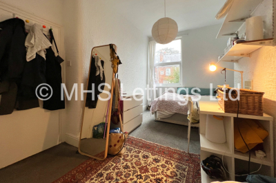 Thumbnail photo of 8 Bedroom Mid Terraced House in 19 Hyde Park Terrace, Leeds, LS6 1BJ