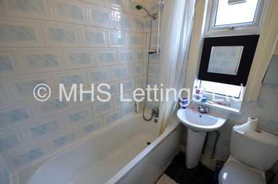 Thumbnail photo of 7 Bedroom Mid Terraced House in 13 Chestnut Avenue, Leeds, LS6 1AZ
