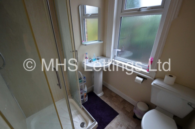 Thumbnail photo of 7 Bedroom End Terraced House in 11 Buckingham Mount, Leeds, LS6 1DN