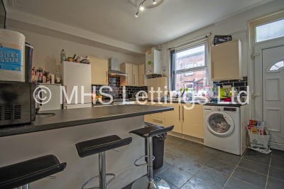 Thumbnail photo of 6 Bedroom Mid Terraced House in 14 Ashville View, Leeds, LS6 1LT