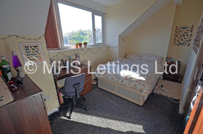 Thumbnail photo of 6 Bedroom Mid Terraced House in 14 Ashville View, Leeds, LS6 1LT