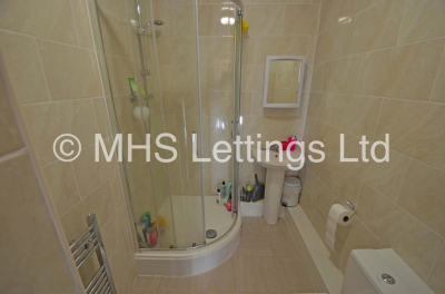 Thumbnail photo of 6 Bedroom Mid Terraced House in 14 Ashville View, Leeds, LS6 1LT