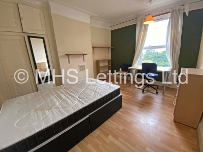 Thumbnail photo of 9 Bedroom Mid Terraced House in 31 Manor Terrace, Leeds, LS6 1BU