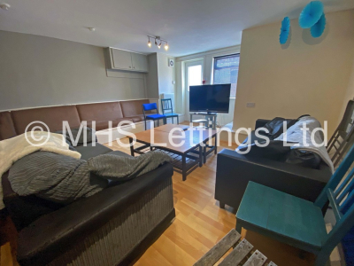 Thumbnail photo of 8 Bedroom Mid Terraced House in 60 Brudenell Mount, Leeds, LS6 1HS