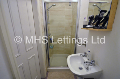 Thumbnail photo of 5 Bedroom Semi-Detached House in 152 Otley Road, Leeds, LS16 5JX