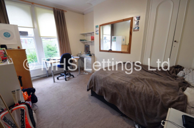 Thumbnail photo of 7 Bedroom Mid Terraced House in 27 St. Michaels Road, Leeds, LS6 3BG
