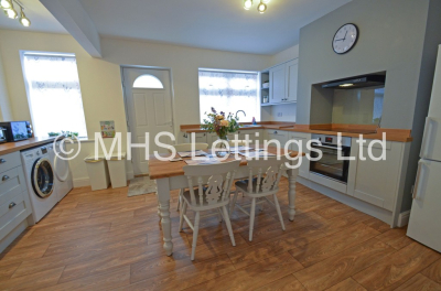 Thumbnail photo of 2 Bedroom Mid Terraced House in 40 Welton Mount, Leeds, LS6 1ET