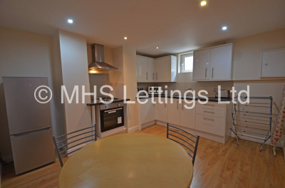 Thumbnail photo of 2 Bedroom Mid Terraced House in 31 Autumn Grove, Leeds, LS6 1RL