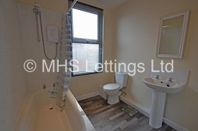 Thumbnail photo of 2 Bedroom Mid Terraced House in 31 Autumn Grove, Leeds, LS6 1RL
