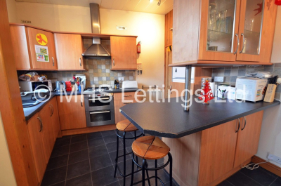 Thumbnail photo of 3 Bedroom Mid Terraced House in 36 Beechwood Mount, Leeds, LS4 2NQ