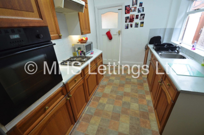 Thumbnail photo of 4 Bedroom Semi-Detached House in 7 Headingley Crescent, Leeds, LS6 3EH