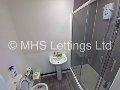 Thumbnail photo of 2 Bedroom Apartment in Flat 2, 24 Kensington Terrace, Leeds, LS6 1BE