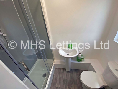 Thumbnail photo of 2 Bedroom Apartment in Flat 2, 24 Kensington Terrace, Leeds, LS6 1BE