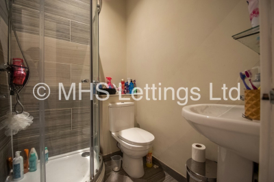 Thumbnail photo of 5 Bedroom Mid Terraced House in 10 Village Place, Leeds, LS4 2NT