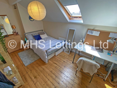 Thumbnail photo of 6 Bedroom Mid Terraced House in 20 Hessle Terrace, Leeds, LS6 1EQ
