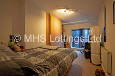Thumbnail photo of 3 Bedroom Flat in Flat 1, 205 Belle Vue Road, Leeds, LS3 1HG