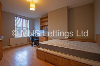 Thumbnail photo of 2 Bedroom Flat in Flat 3, 205 Belle Vue Road, Leeds, LS3 1HG