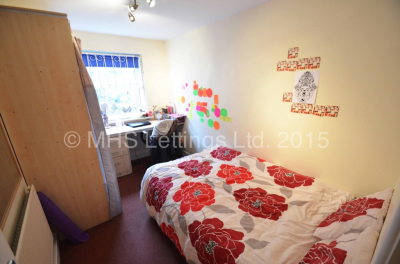Thumbnail photo of 5 Bedroom Ground Floor Flat in Flat 2, Welton Road, Leeds, LS6 1EE