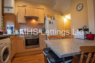 Thumbnail photo of 3 Bedroom Mid Terraced House in 67 Beechwood Terrace, Leeds, LS4 2NG