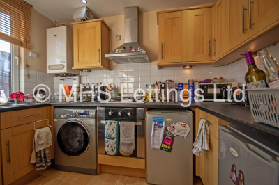 Thumbnail photo of 2 Bedroom Flat in Flat B (Middle), 2 Richmond Road, Leeds, LS6 1BX