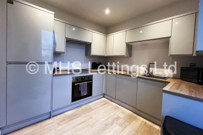 Thumbnail photo of 3 Bedroom Flat in 32 Back Regent Park Terrace, Leeds, LS6 2AX
