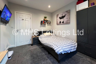 Thumbnail photo of 3 Bedroom Flat in 32 Back Regent Park Terrace, Leeds, LS6 2AX