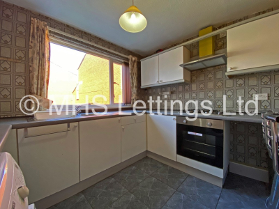 Thumbnail photo of 3 Bedroom Mid Terraced House in 20 Consort View, Leeds, LS3 1NX